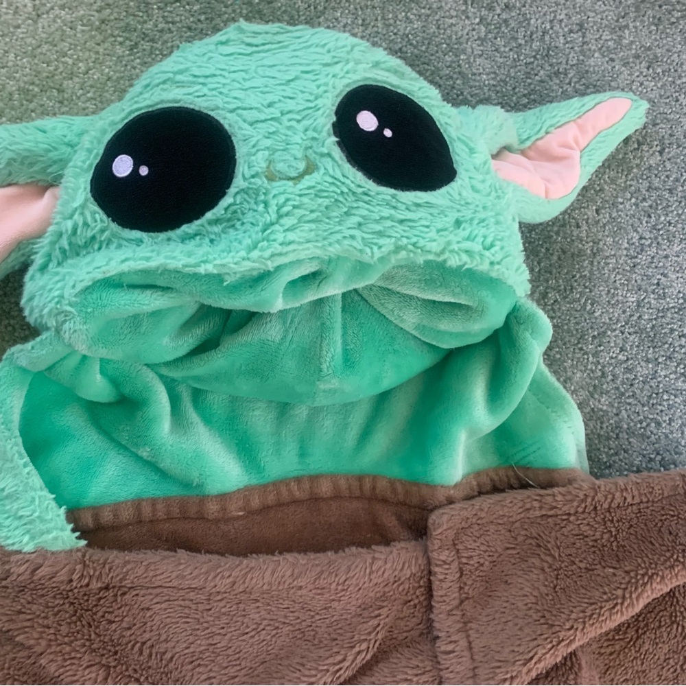 Green Baby Yoda Hooded Blanket